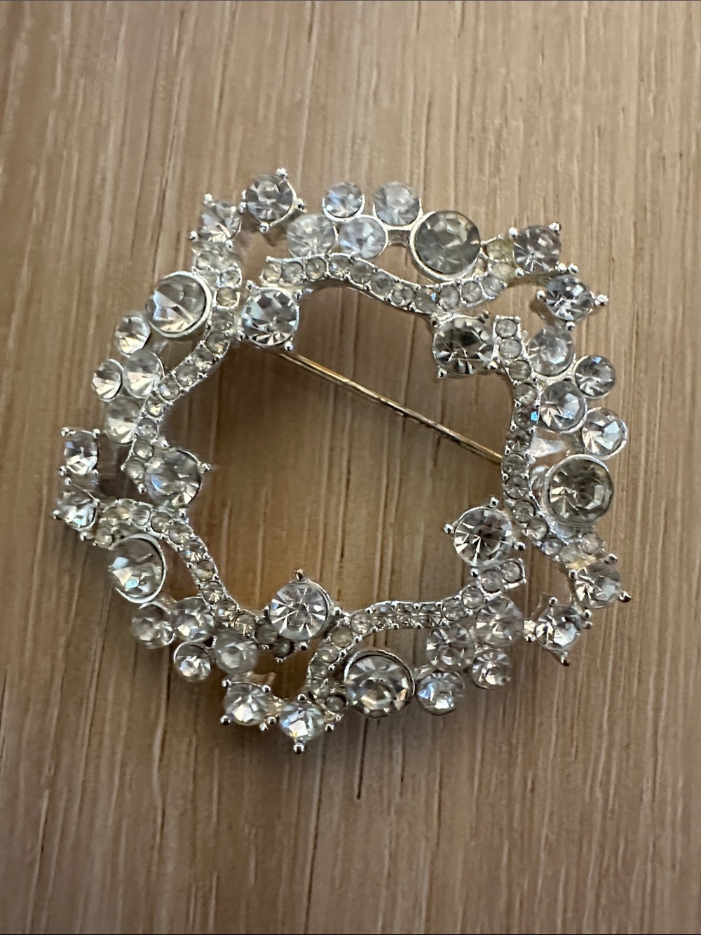 Rhinestone Open Wreath Brooch